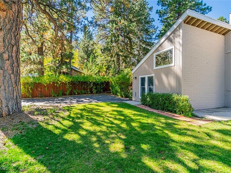 4063 Zugspitz Way photo 4