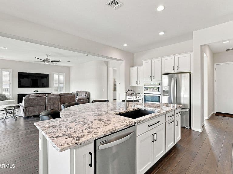 4233 N BRIGADIER Drive photo 4
