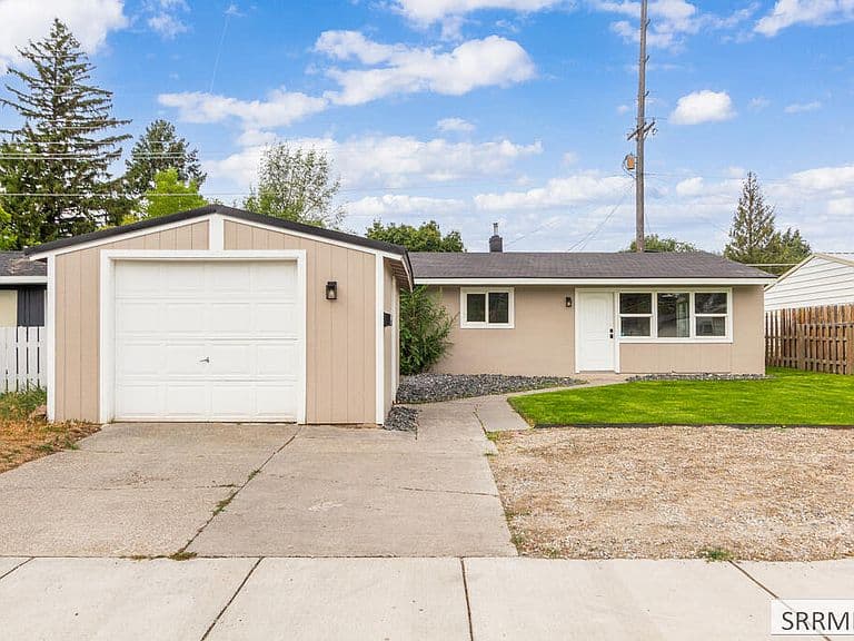 1087 Lovejoy St photo 3
