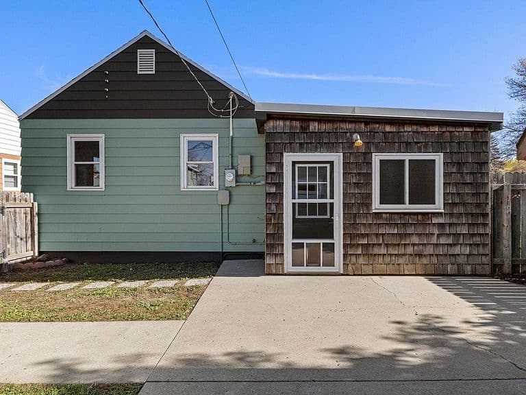 1116 5th St SW photo 3