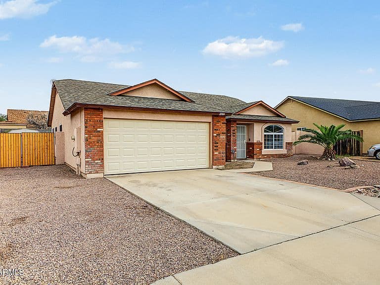 10904 E CABALLERO Street E photo 1