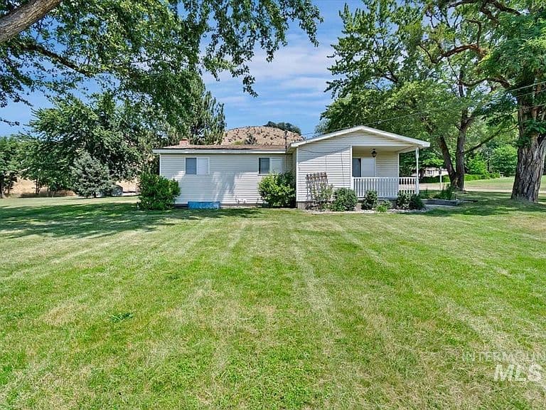 5810 W Hill Rd photo 1