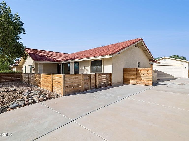 14652 N El Pueblo Boulevard N photo 4