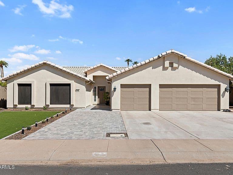 354 W AMOROSO Drive photo 1