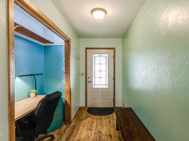1658 Portland Dr photo 2