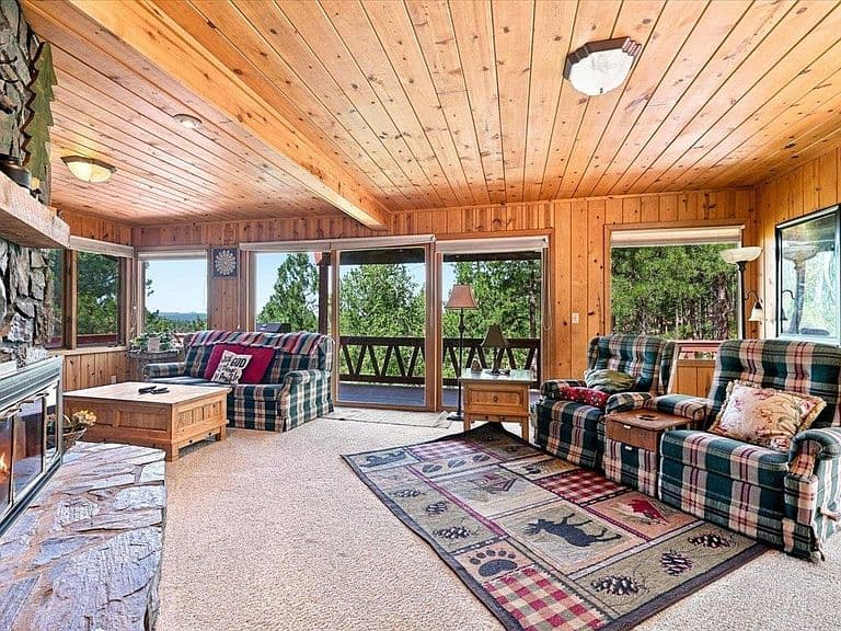230 Matterhorn Dr photo 3