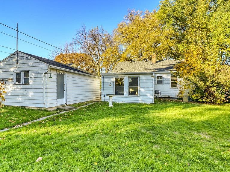 1737 4th St N photo 5