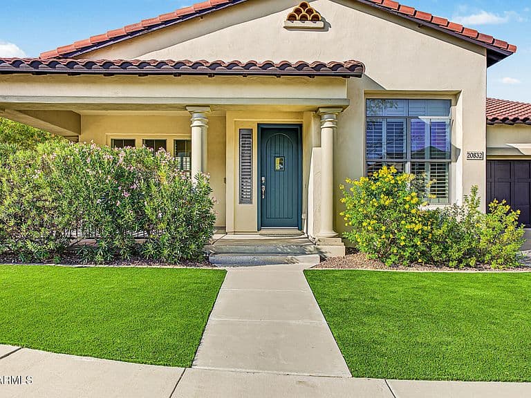 20832 W GLEN Street photo 1