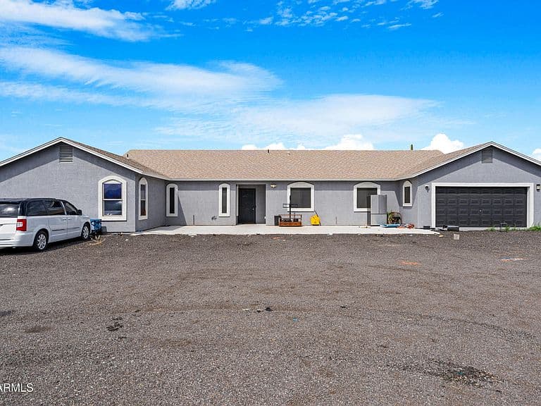 4906 N WARNER Drive photo 3
