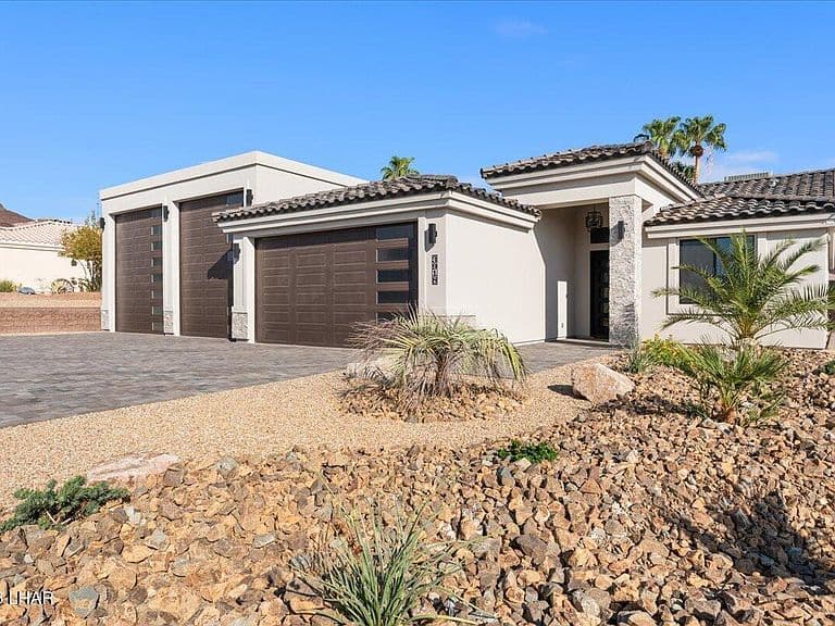 3918 Lunar Dr photo 1