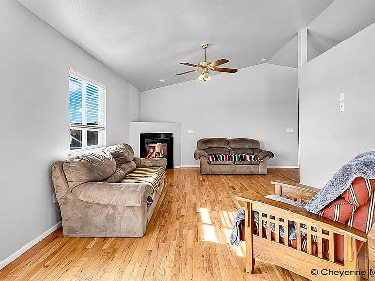 1677 Blues Dr photo 5