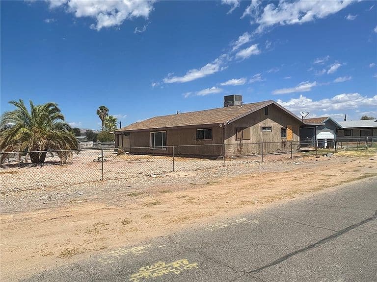 1560 Opal Lane photo 2