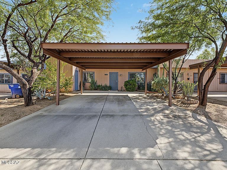 1665 W Calle Del Rey photo 1