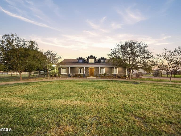 21851 W SOUTH MOUNTAIN Avenue photo 4