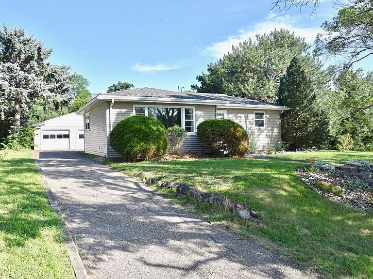 500 N Poplar Ave photo 3