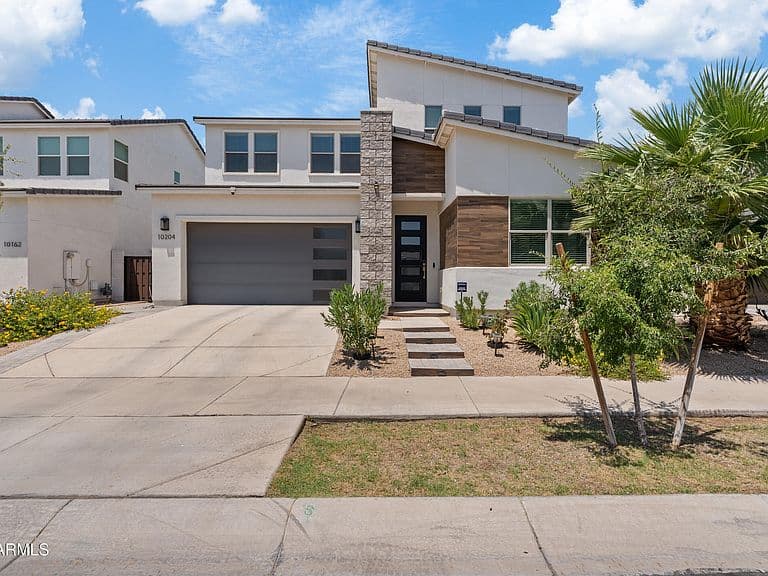 10204 E THUNDERBOLT Avenue photo 1