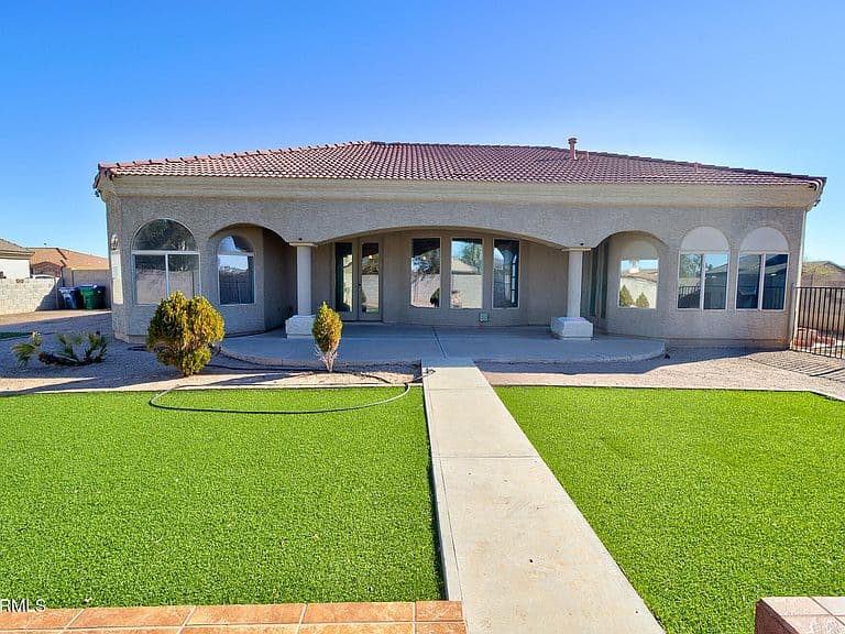 15392 S KLINE Place photo 1