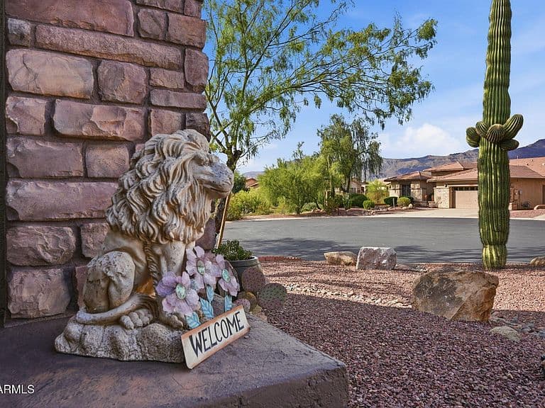 8278 S Rocky Peak Court photo 5