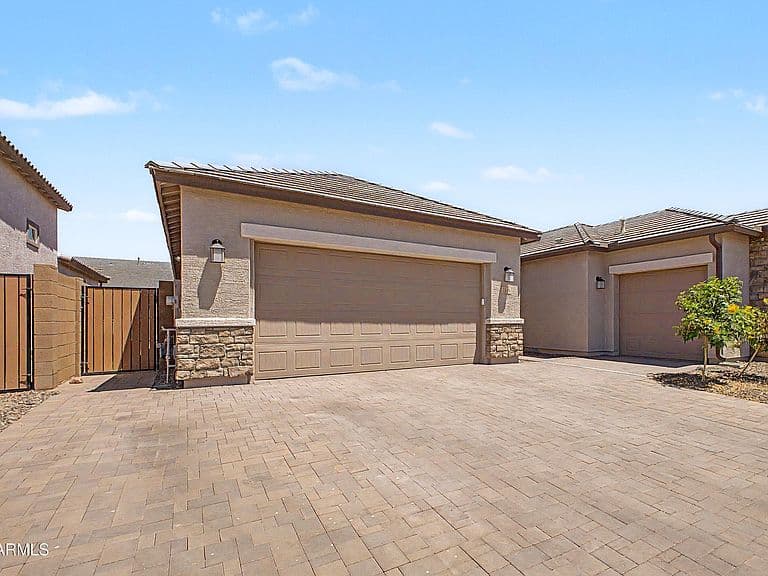 7646 W DESERT SPOON Drive photo 4