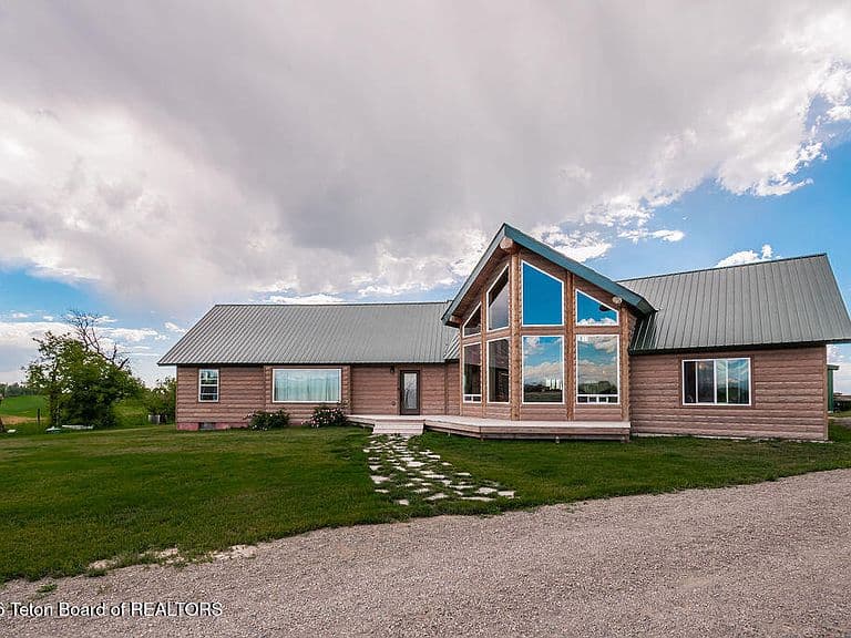 4462 Highway 32 photo 1