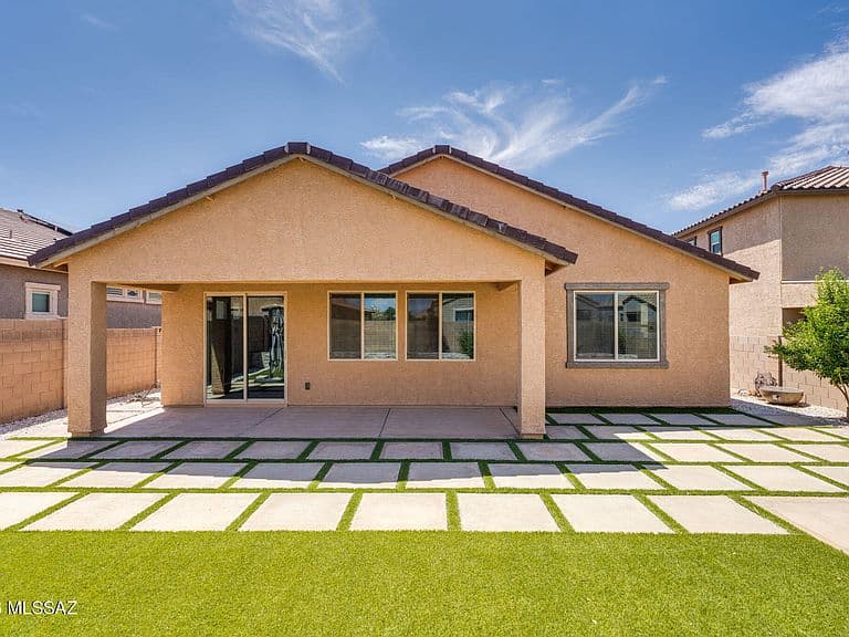 11076 W Fountain View Dr photo 2