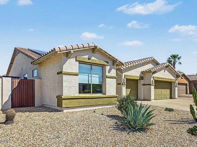10135 S 185TH Avenue photo 3