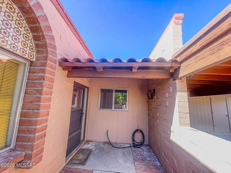 4206 E Presidio Rd photo 4