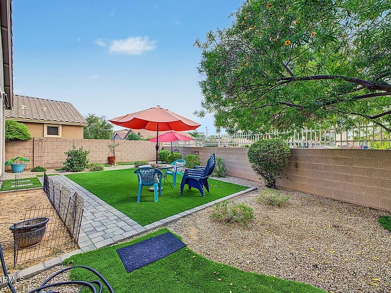 1117 E Temple Court photo 5