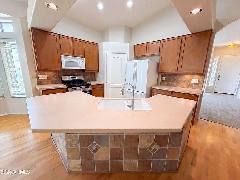 2090 W CORONA Drive photo 2