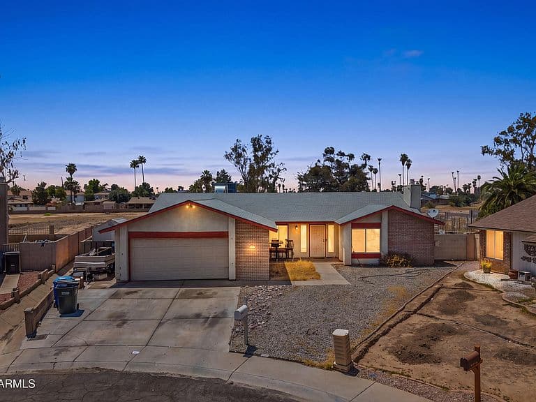 10122 W Turney Avenue photo 1