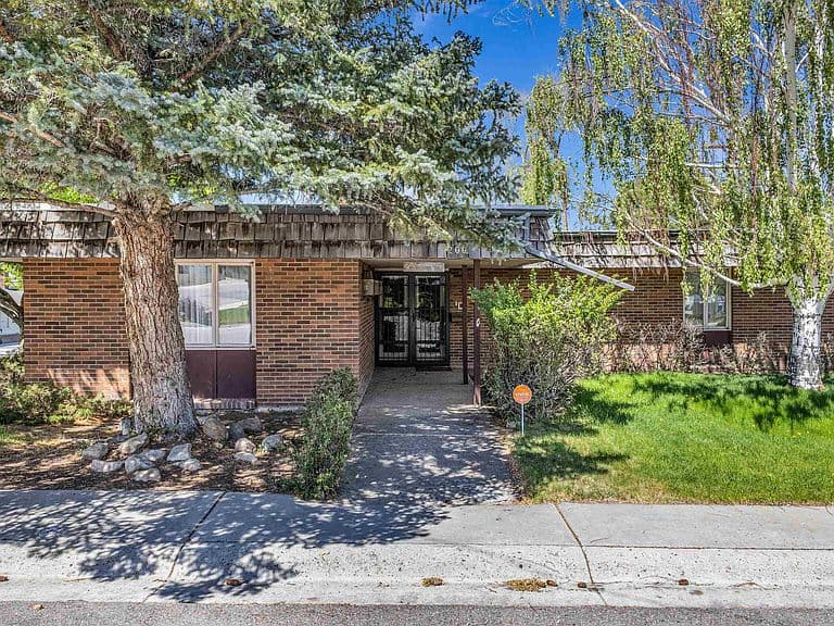 200 Topaz St photo 5