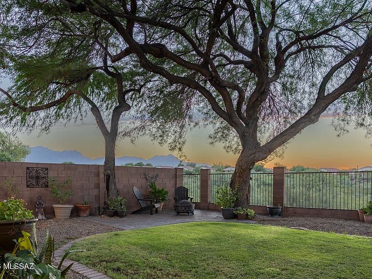 3964 W Rocky Spring Dr photo 2