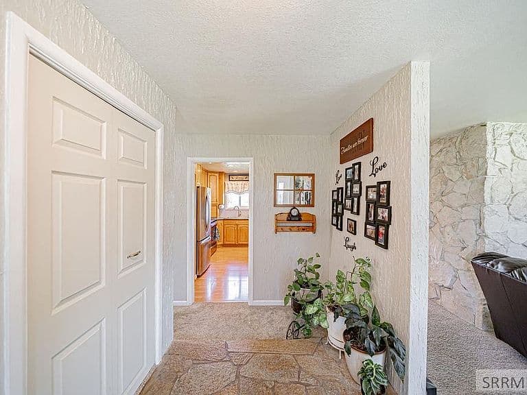 1239 N 1100 E photo 5