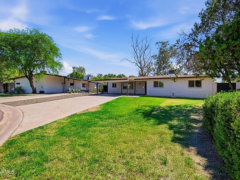 1325 E AVALON Drive photo 2
