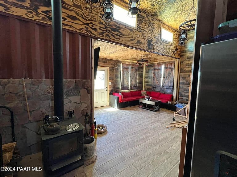 47 N Humble Ln photo 3