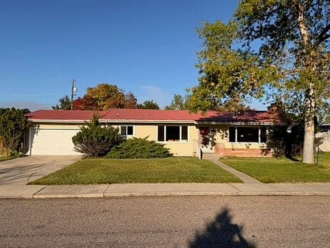 4211 21st Ave photo 1