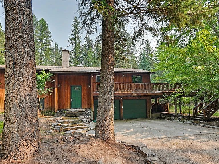 551 12th Ave photo 3
