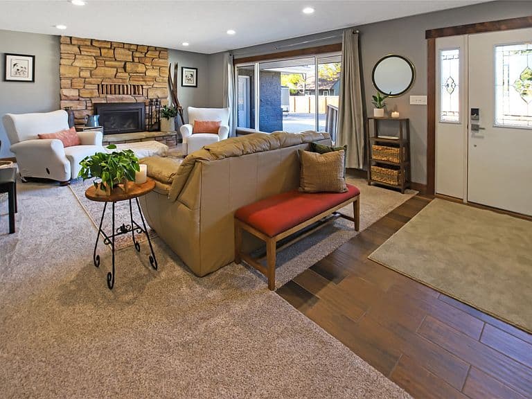 1041 Como Dr photo 5