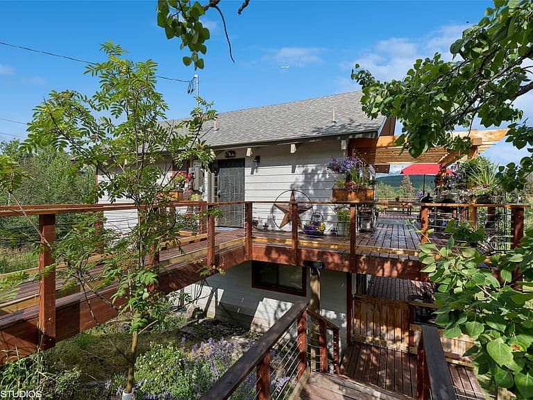 324 Lake Hills Dr photo 5