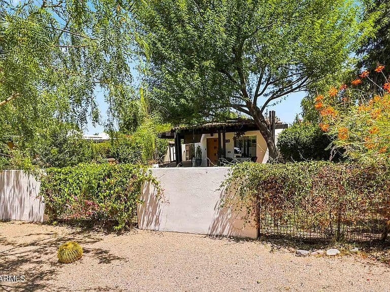 2734 E FLOWER Street photo 3