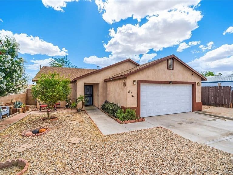 576 N Malibu Circle photo 3