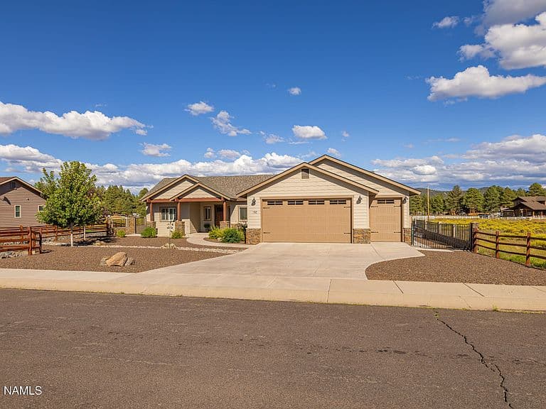 150 Royal Troon Dr photo 2