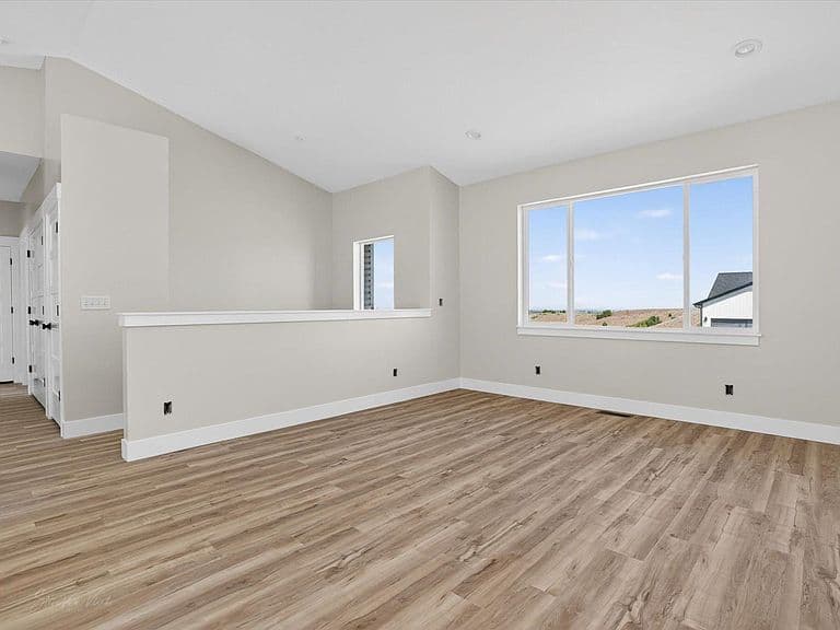520 Vista Dr photo 3