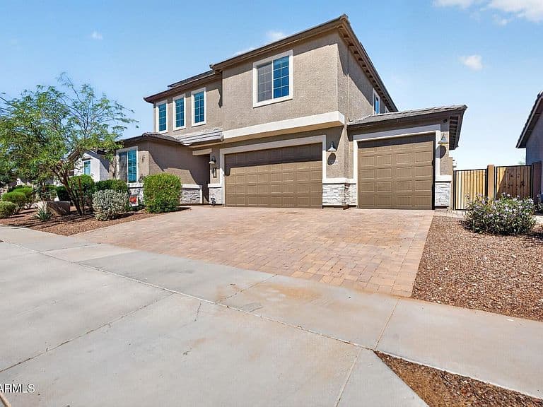 17766 W Red Fox Road photo 2