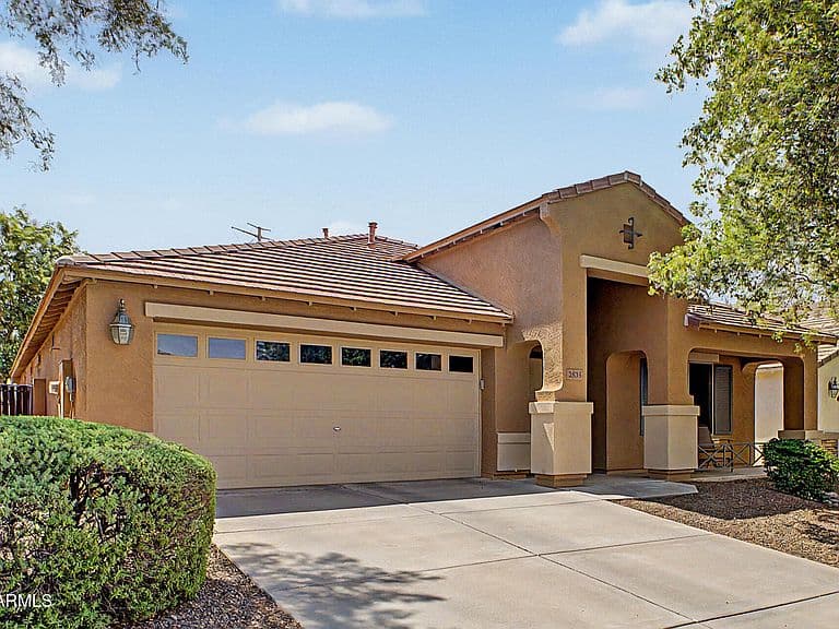 2835 E QUIET HOLLOW Lane photo 3