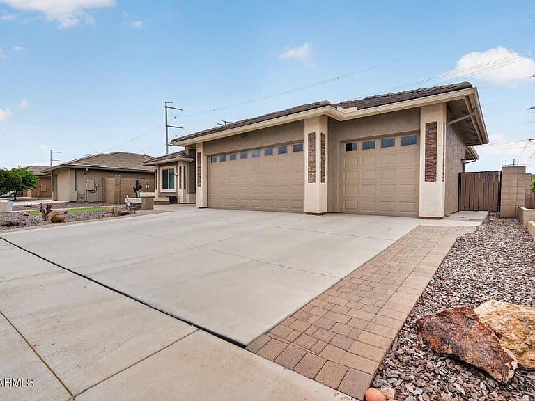 11137 E POSADA Avenue photo 2
