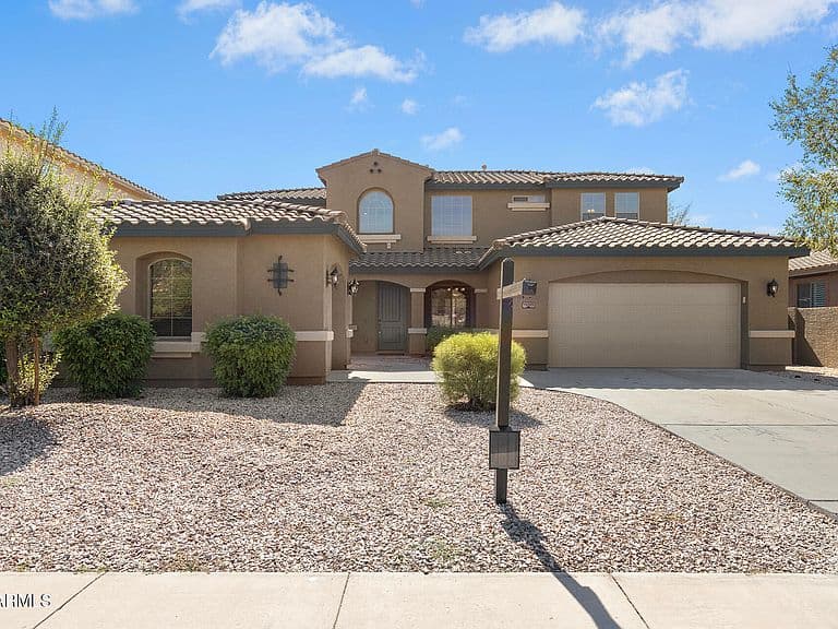 15305 W ROMA Avenue photo 2