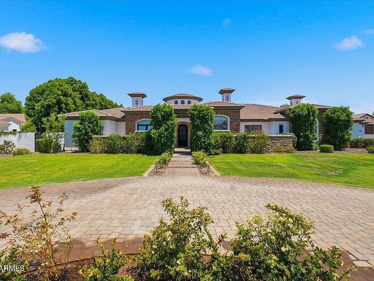 5827 S MARIN Court photo 3