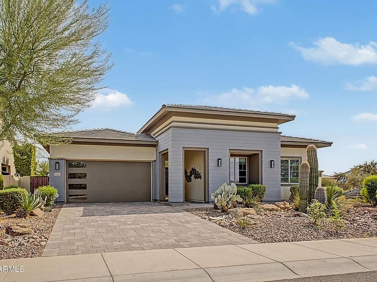 1441 E POWELL Way photo 3