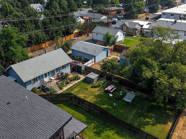 230 W Kent Ave photo 4